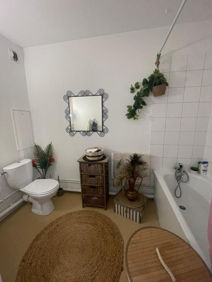 Appartement In The Heart Of Next Perelachaise/bastille Parijs